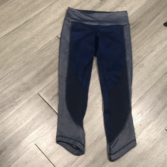 Lululemon Special Edition Sashiko Denim Blue Print Wonder Under Crop Leggings - Picture 2 of 9